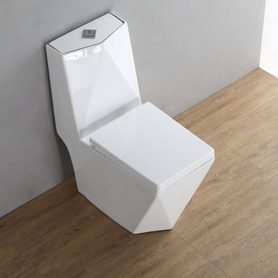 Αγορά Κεραμικό τετράγωνο Peeping WC One Piece Toilet P Trap ODM καλούπωμα σε απευθείας σύνδεση κατασκευή