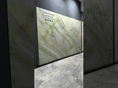 Γυαλισμένα βερνικωμένα κεραμίδια