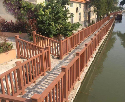 Αλεξίπυρο WPC φρακτών προστατευτικό κιγκλίδωμα της Tan πινάκων επιτροπής ξύλινο πλαστικό σύνθετο εσωτερικό για την όχθη ποταμού 200x120cm