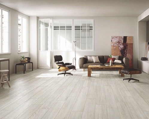 Ενυδατοασφαλής 150x900mm Γκρι και καφέ ξύλινες πορσελάνιες λωρίδες για διακόσμηση σπιτιού Αδιάβροχη εσωτερική λωρίδα δαπέδου
