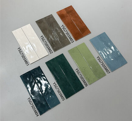 Αντιβακτηριακό πράσινο 75x300mm γυαλιστερό εσωτερικά κεραμικά πλακάκια τοίχου για τραπεζαρία και γραφείο