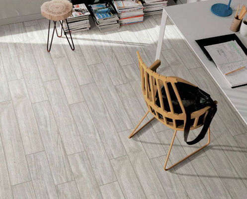 Dustproof 600mm σιτάρι ανοικτό γκρι 150x900mm κεραμιδιών πορσελάνης πλάτους ξύλινο