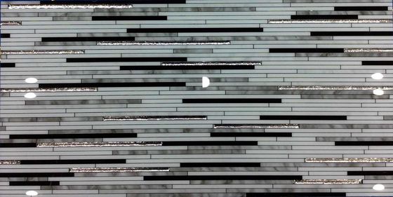 Κεραμίδια σχεδίων λουλουδιών 500SQM 9.5mm, χρυσή ασημένια γραμμή κεραμιδιών πατωμάτων 30x60cm διακοσμητική